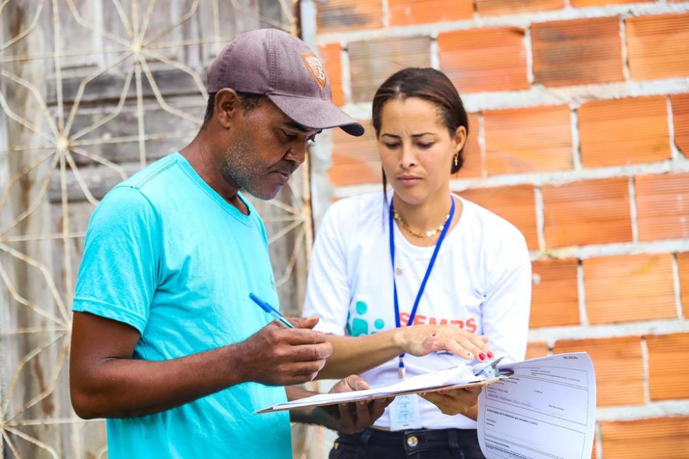 Equipe da SEMPS Distribui Móveis para Usuários do Programa Casa Arrumada em Mata de São João
