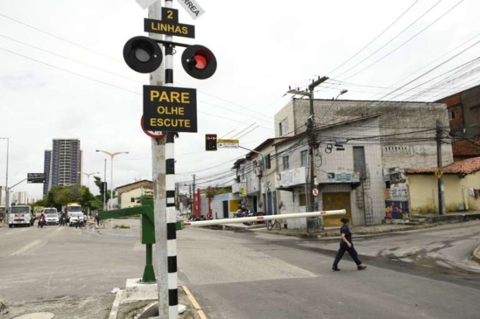 Maio Amarelo: Metrofor e Detran promovem blitzes para prevenir colisões de carros e trens