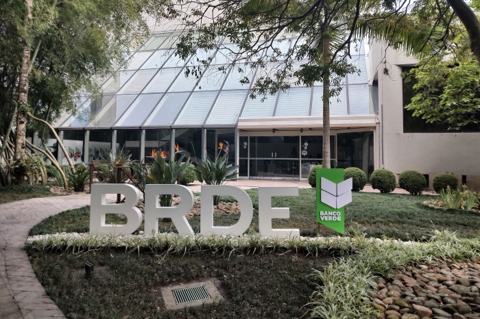 BRDE supera R$ 2 bilhões em novas contratações no semestre; Paraná opera 40% dos recursos