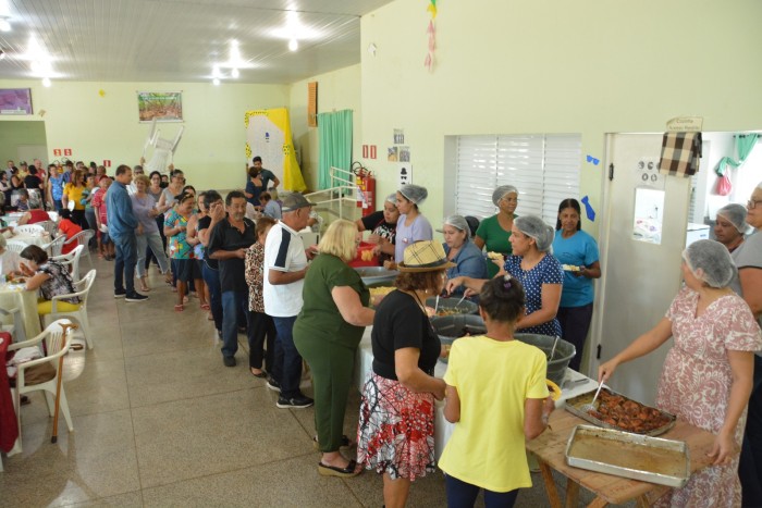 Com almoço festivo, SCFV da Melhor Idade comemora Dia dos Pais em Bataguassu