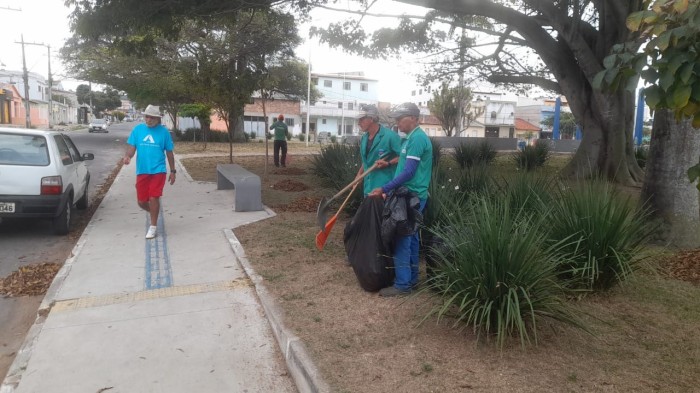 Secretaria Municipal de Meio Ambiente realiza manutenção em praças e áreas verdes também aos finais de semana