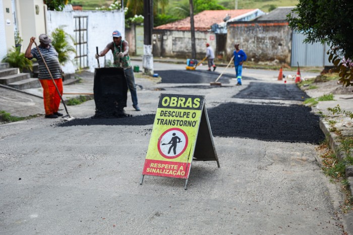 Operação “Tapa Buraco” alcança diversos bairros e dinamiza mobilidade urbana
