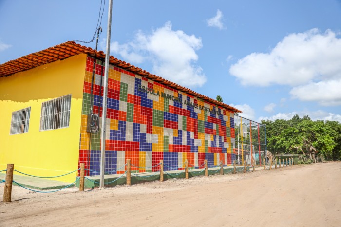 Candeias: Escola Analice Batista Xavier é entregue totalmente reformada para a comunidade da Mangabeira