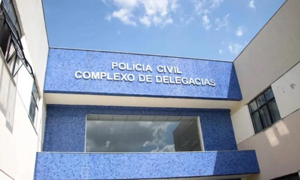 Mãe e filho pulam do 4º andar após apartamento ser invadido na Bahia