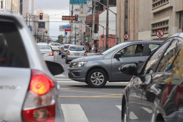 Licenciamento dos veículos com placas de final 6, 7 e 8 vence em outubro